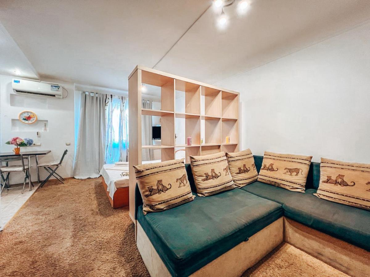 Apartment In The Center Of Київ Екстер'єр фото