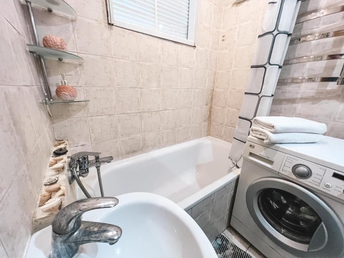 Apartment In The Center Of Київ Екстер'єр фото