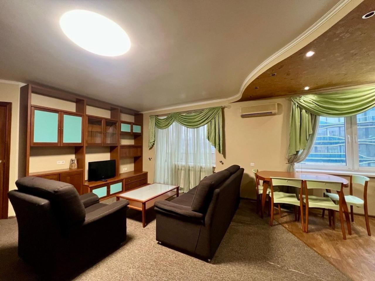 Apartment In The Center Of Київ Екстер'єр фото