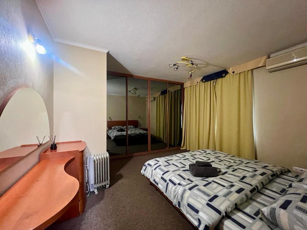 Apartment In The Center Of Київ Екстер'єр фото