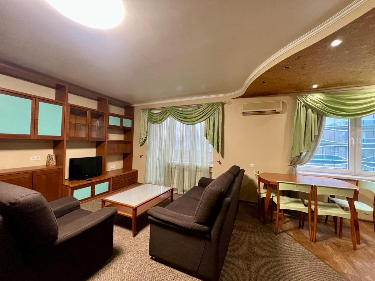 Apartment In The Center Of Київ Екстер'єр фото